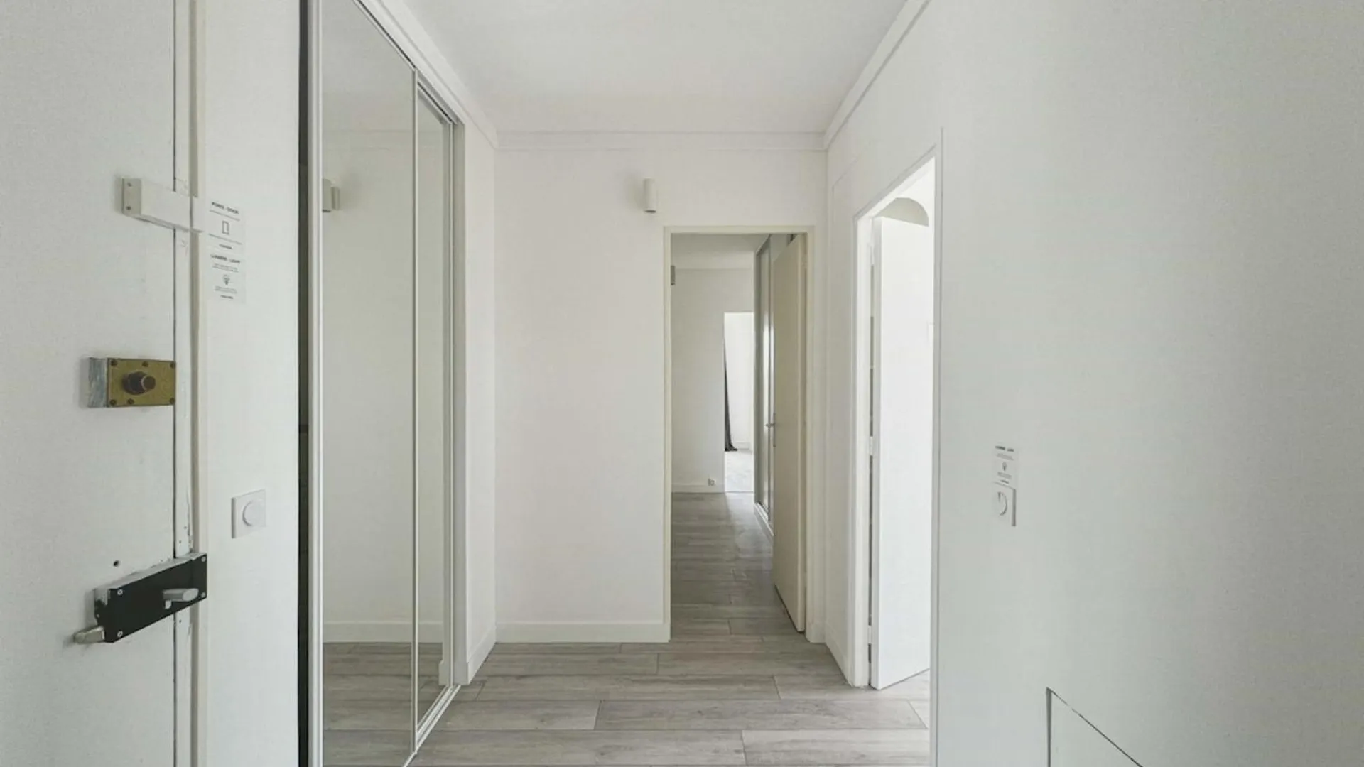 Flexliving - - Mouchez